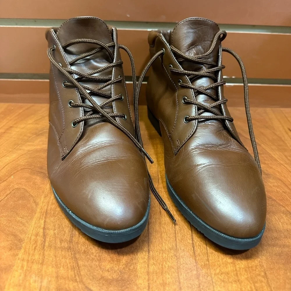 Elegant Brown Chukka Boots for Men